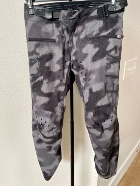 Fly Racing Radium Youth Size 24 Pants - Grey Camo - BMX MTB - Small Flaw